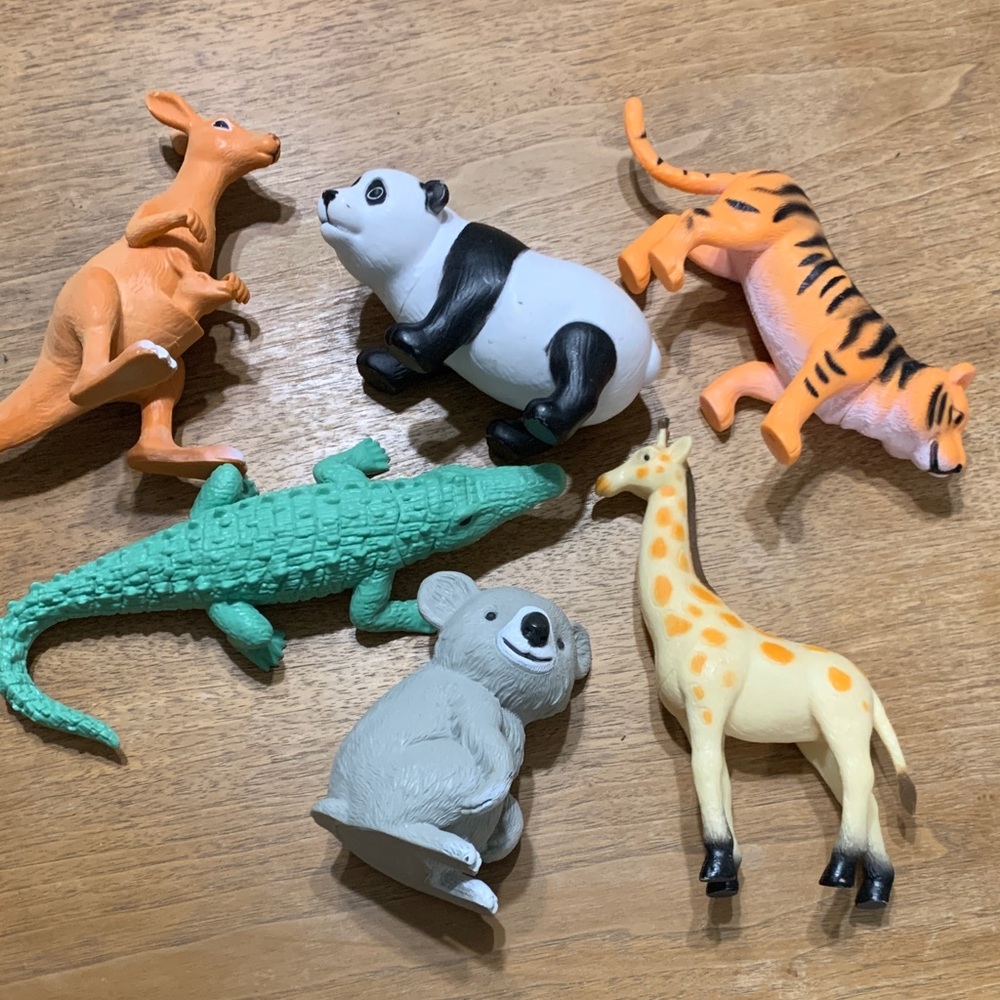 Children’s plastic animal toys